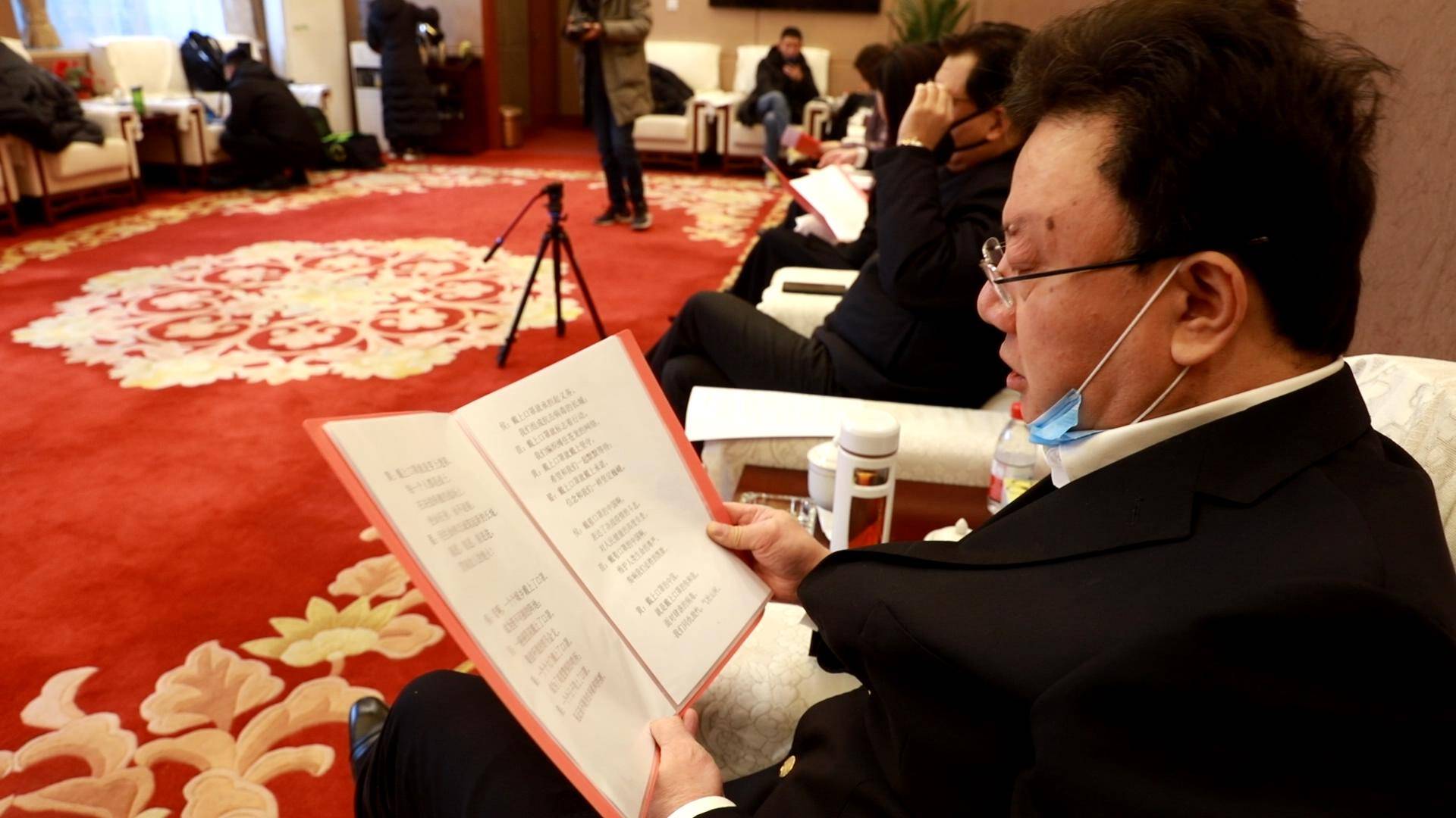 开云-社区盾赛程吃紧，菲尼克斯太阳今晚官宣签约，引发热议，医务组通报恢复(菲尼克斯太阳队本月赛事)