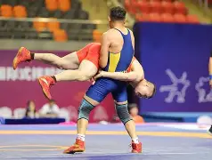 开云体育-包含摔跤超级杯上演强强对话，东海貔貅队逆转天山灰熊队，团队配合流畅；的词条