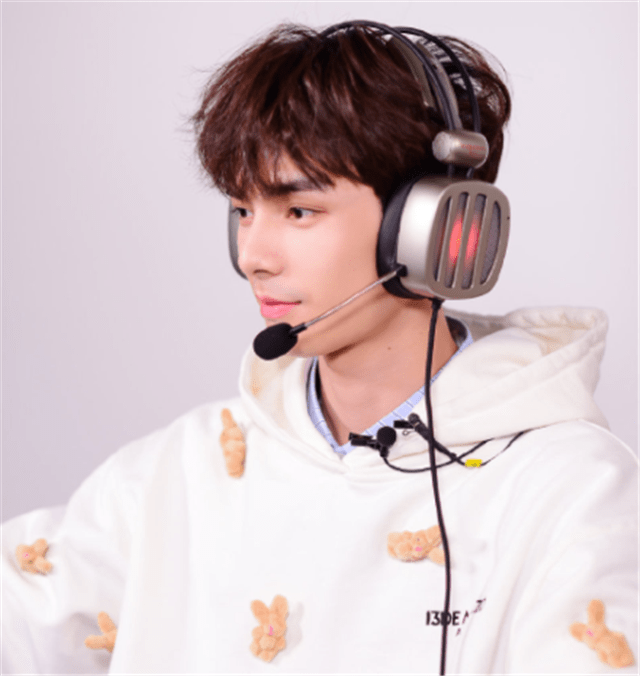 Kaiyun-DWG引发争议！，Rookie官方宣布重返赛场新规引发球迷热议(rookie2024现在在哪个战队)