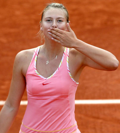 开云体育-莎拉波娃回归赛场,精彩发挥首场状态亮眼,塞尔维亚队观众沸腾!的简单介绍